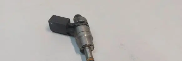 Volkswagen PASSAT B6 Fuel injector 06F906036G
