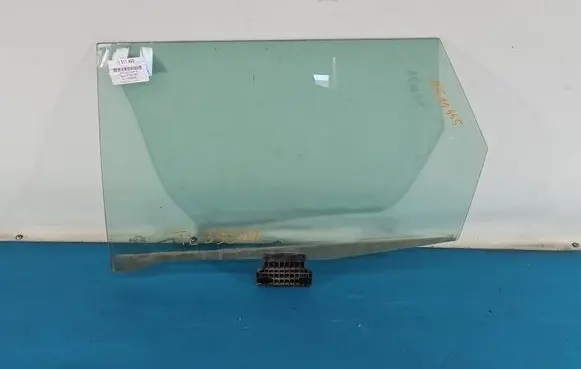 Rear door window glass