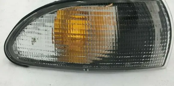 Mitsubishi Galant Front indicator light