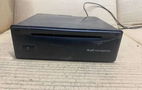 Audi A6 S6 C5 4B Navigation unit CD/DVD player 8618842290