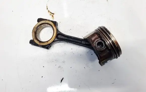 Dacia Sandero Piston with connecting rod