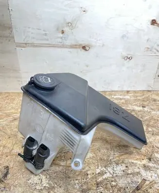 BMW X5 E53 Windshield washer fluid reservoir/tank 8252738 61678252738