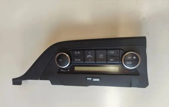 Toyota Auris E180 Climate control unit 75F542