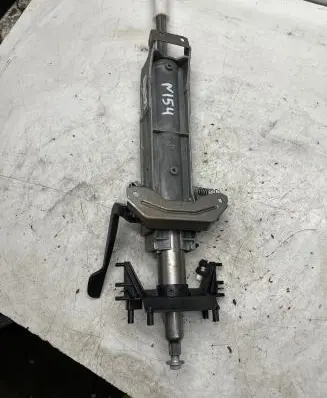 Steering wheel axle set