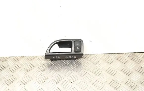 Volvo S40 Front door interior handle 8679156LH A3314