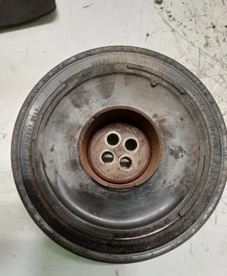 BMW X5 F15 Crankshaft pulley 13981110