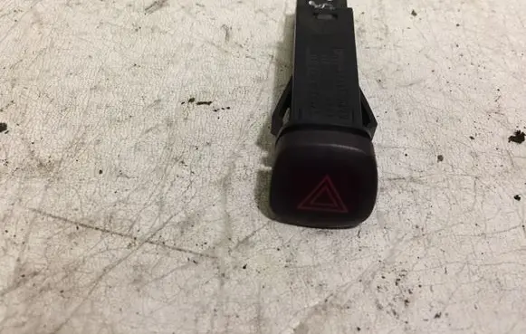 Volvo S80 Hazard light switch 9168302