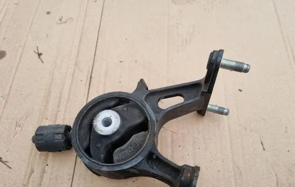 Toyota Auris 150 Gearbox mounting bracket AV-83638