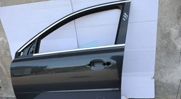 Volvo V70 Front door 
