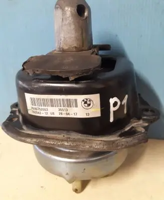 BMW X5 E70 Engine mount bracket 6857520