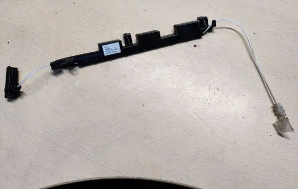 Chevrolet Malibu Front door interior light 84072343