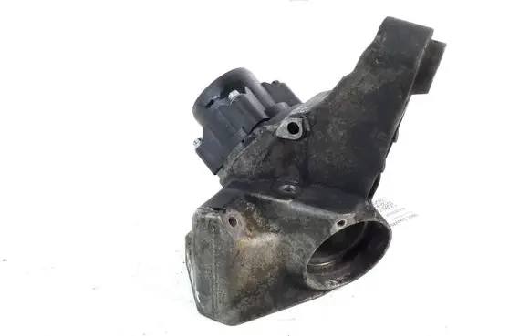 Engine mounting bracket