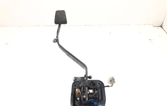 Mitsubishi Lancer VIII Pedal assembly 