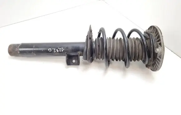 BMW 2 F22 F23 Front shock absorber with coil spring 6863135
