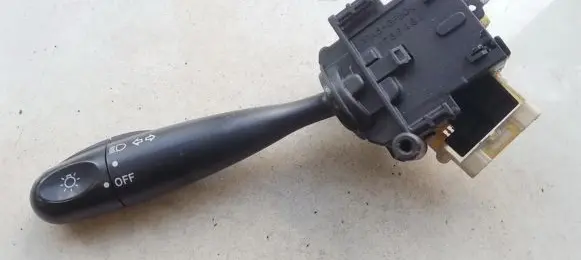 Toyota Yaris Indicator stalk 1736482