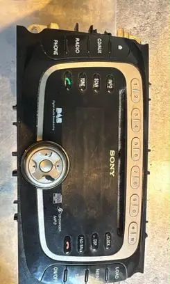 Ford Mondeo MK IV Radio/CD/DVD/GPS head unit V001982