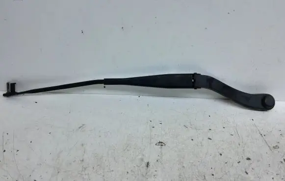 Mercedes-Benz C W204 Front wiper blade arm A2048200144
