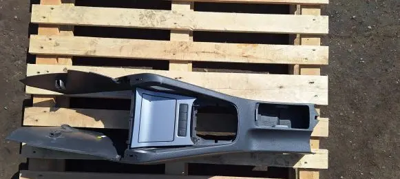 Volkswagen Golf V Center console 1K0863243A