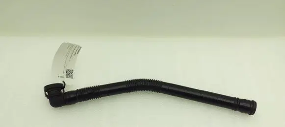 Volkswagen PASSAT B6 Breather hose/pipe 3C0129637C