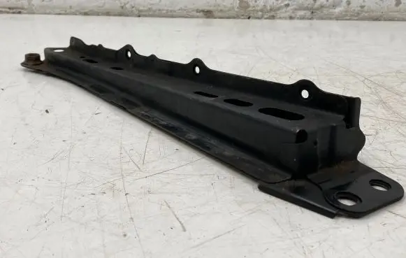 Toyota Prius (XW30) Side radiator support slam panel 