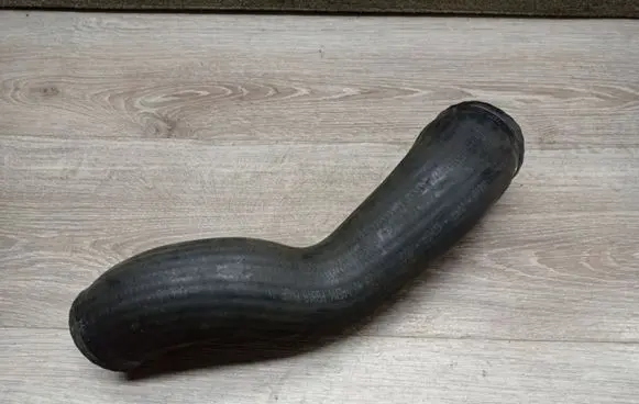 Volvo V70 Intercooler hose/pipe