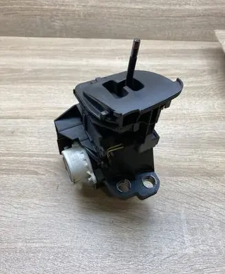 Toyota Prius+ (ZVW40) Gear shifter/selector 8945147060