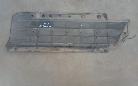 Hyundai Santa Fe Center/middle under tray cover 