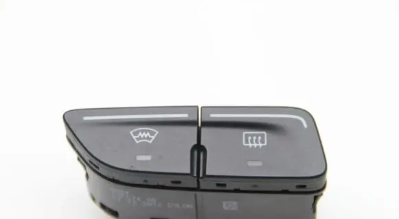 Ford Focus Windscreen/window heater switch AM5T18K574AB