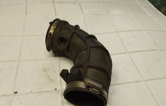 Opel Zafira A Intercooler hose/pipe 90572051SL