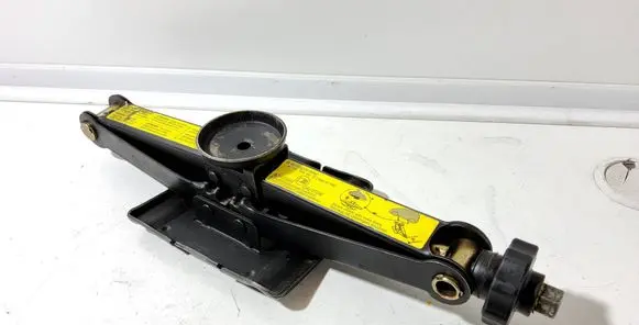 Mercedes-Benz A W168 Lift Jack A1685830415