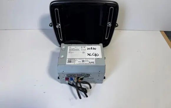 Volvo XC40 Radio/CD/DVD/GPS head unit 