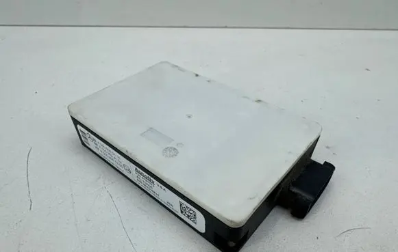 Mercedes-Benz C W204 Distronic sensor radar A0009050110 A0009024104