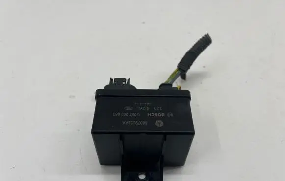 Jeep Cherokee Glow plug pre-heat relay 68079153AA