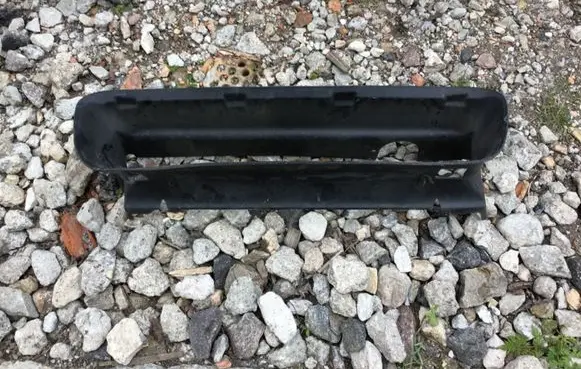 Volvo V50 Intercooler air guide/duct channel OEM