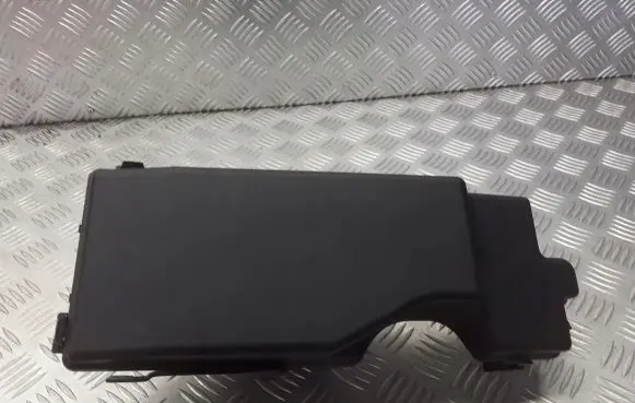Volvo S80 Fuse box cover 9168986
