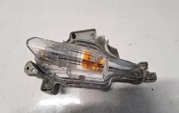 Mazda 3 II Front indicator light B63C51350