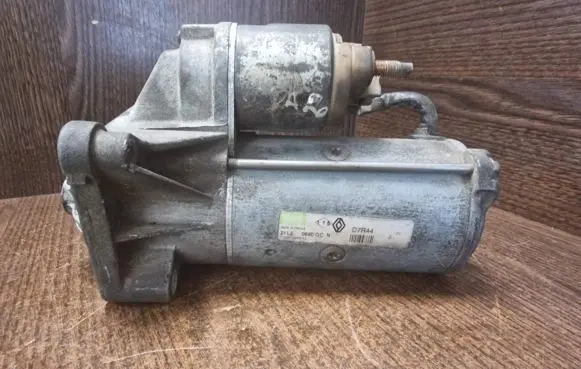 Opel Vivaro Starter motor 7700116260C