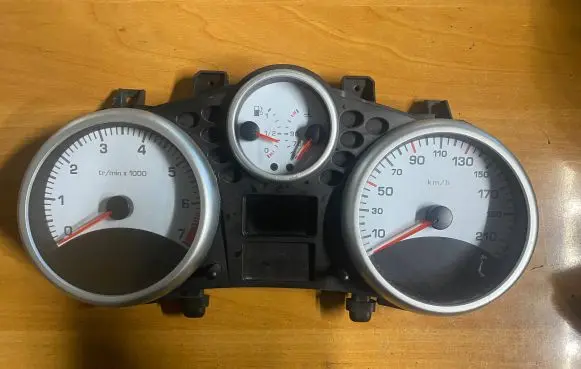 Peugeot 206+ Speedometer (instrument cluster) 9665783180 503001912001 9VJ140T3J