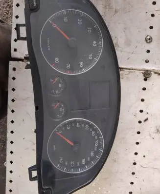 Volkswagen Touran I Speedometer (instrument cluster) 1KO920853P