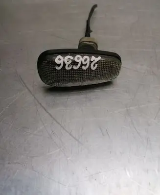 Toyota Prius (XW10) Front fender indicator light