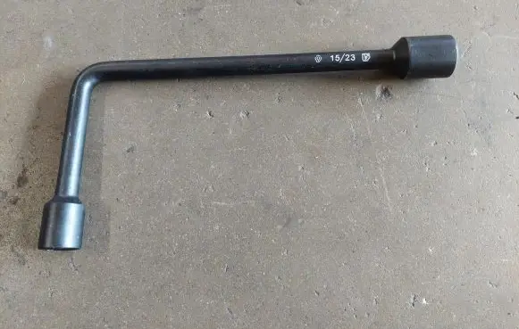 Renault Master III Wheel nut wrench 