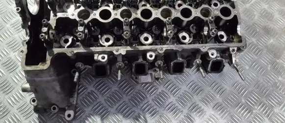 BMW 3 E90 E91 Engine head 778587608