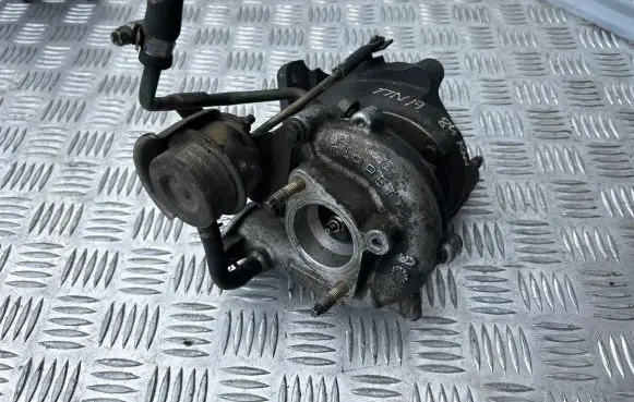 Nissan Almera Tino Turbo