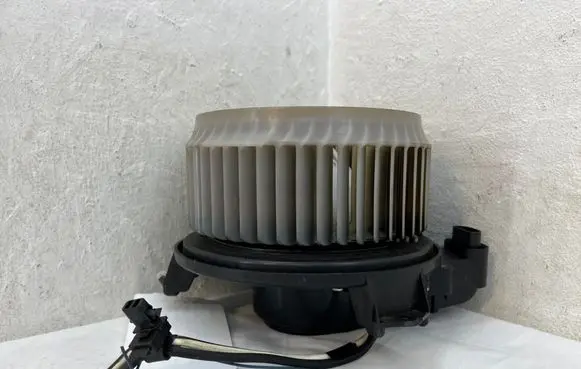 Toyota Prius (XW30) Heater fan/blower 2727008075