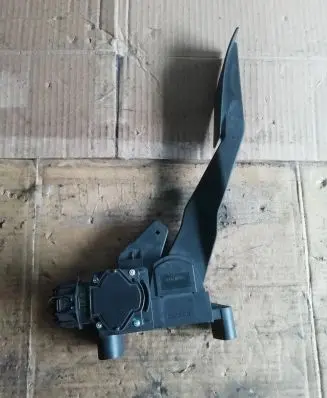 Opel Zafira A Accelerator throttle pedal 90581208 18504311 0281002298