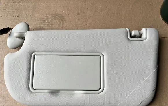 Ford Kuga II Sun visor braknumeruczci