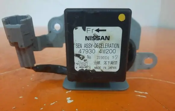 Nissan Pathfinder R50 ESP acceleration yaw rate sensor 479304W200