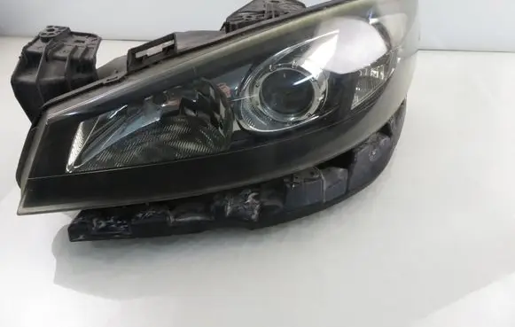 Renault Laguna II Headlight/headlamp 8200555905