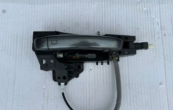Audi Q7 4M Loading door exterior handle/bracket 