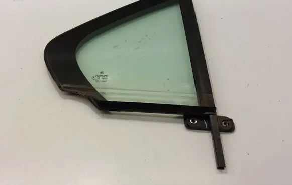 Volkswagen Jetta VI Rear vent window glass 5C6845214